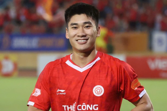 Nhâm Mạnh Dũng lập siêu phẩm, Thể Công Viettel hạ gục Nam Định 2-0 ngay tại Thiên Trường