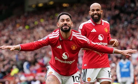 Bruno Fernandes lập kỷ lục kiến tạo trong chiến thắng kịch tính 3-2 của MU trước Nottingham Forest