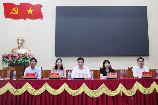 Tổ đại biểu số 14 HĐND tỉnh Lâm Đồng tiếp xúc cử tri xã Trường Xuân