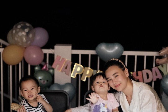 Diễn viên Phương Oanh mừng sinh nhật 2 tuổi giản dị của cặp song sinh Jimmy và Jenny
