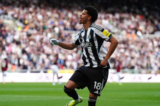 Newcastle nhấn chìm West Ham 3-1: The Hammers cận kề vực thẳm xuống hạng