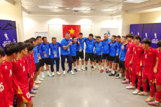 Kỳ tích World Cup và dấu hỏi về tương lai của HLV Cristiano Roland tại U17 Việt Nam