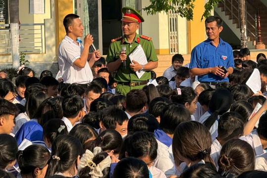 Công an vào cuộc ngăn mầm bạo lực học đường
