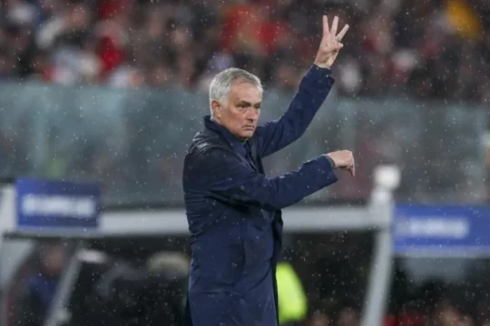 Jose Mourinho và kỷ luật thép: Khi Mbappe, Vinicius không còn là 'bất khả xâm phạm' tại Real Madrid