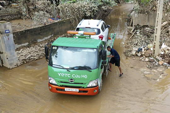VETC xác lập Kỷ lục Việt Nam với mạng lưới cứu hộ ô tô kỹ thuật số lớn nhất