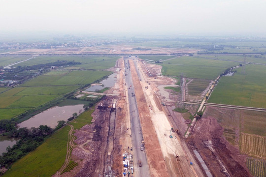 Tiến độ đại lộ 120m kết nối sân vận động Hùng Vương và cao tốc Pháp Vân