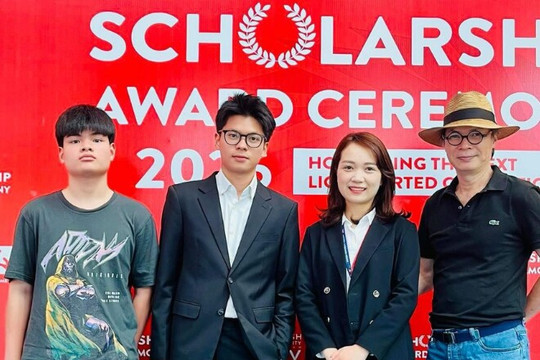 Trần Tú con trai NSND Trần Lực nhận học bổng đại học quốc tế và loạt thành tích ấn tượng