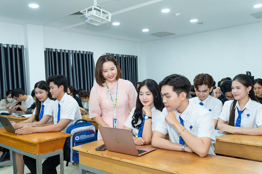 Quy định tiêu chuẩn, chế độ chính sách với giảng viên đồng cơ hữu