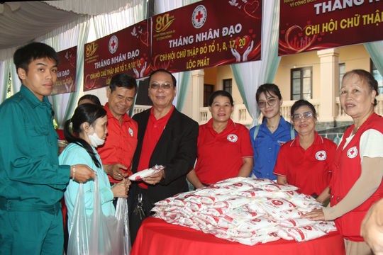 “Phiên chợ 0 đồng” hỗ trợ các hộ dân khó khăn Phường 1 Bảo Lộc