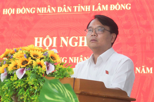 Phó Bí thư Thường trực Tỉnh ủy Đặng Hồng Sỹ tiếp xúc cử tri phường Hàm Thắng