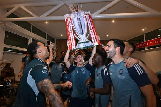 Arsenal lập kỷ lục doanh thu 770 triệu bảng sau chức vô địch Ngoại hạng Anh