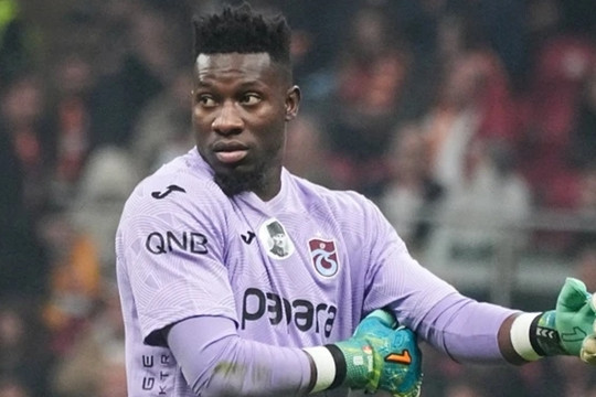 Senne Lammens thăng hoa, cánh cửa trở lại Man Utd đóng sập với Andre Onana