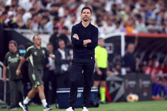 Xabi Alonso chính thức tiếp quản Chelsea: Mang theo bộ sậu vô địch Leverkusen tới Stamford Bridge