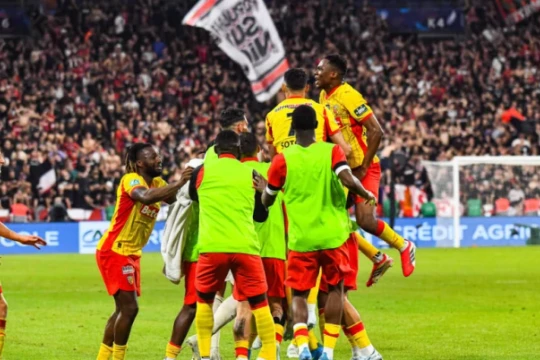 Florian Thauvin tỏa sáng đưa Lens lần đầu vô địch Cúp Quốc gia Pháp sau chiến thắng 3-1 trước Nice