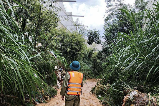 Huy động lực lượng tìm kiếm bé gái 13 tuổi bị nước lũ cuốn trôi ở Lang Biang - Đà Lạt