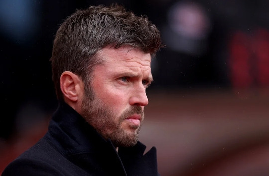 Michael Carrick hồi sinh Manchester United bằng sơ đồ 4-2-3-1 và kỷ lục của Bruno Fernandes