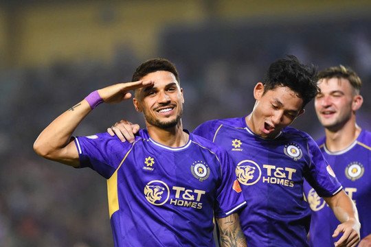 Hà Nội hạ sát nút Nam Định 2-1: Ngày rực sáng của ngôi sao nhập tịch Hoàng Hên