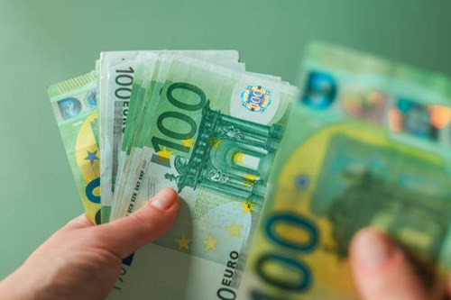 Tỷ giá Euro hôm nay 25/5: Đồng loạt bật tăng mạnh, VietinBank tăng tới 467 đồng