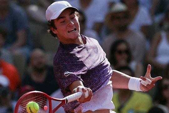 Roland Garros: Thần đồng Joao Fonseca thắng thuyết phục, hạt giống số 7 Taylor Fritz bị loại sớm