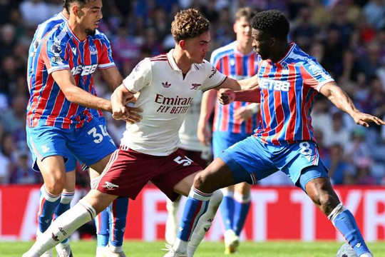 Arsenal thắng nhọc nhằn Crystal Palace 2-1: Kỷ lục lịch sử và hồi chuông cảnh báo