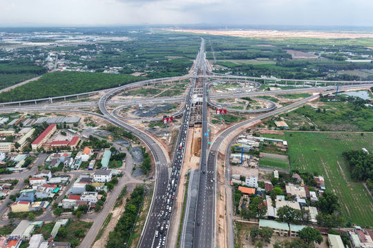 Diện mạo siêu nút giao kết nối hai cao tốc huyết mạch và sân bay Long Thành