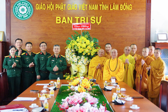 Lực lượng vũ trang Lâm Đồng chúc mừng Đại lễ Phật đản