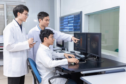 Cử nhân sinh học có được chuyển sang chức danh kỹ thuật y?