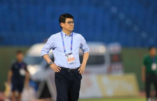 HLV Vũ Tiến Thành tái xuất cứu vãn hy vọng trụ hạng của HAGL tại V.League 2025/26