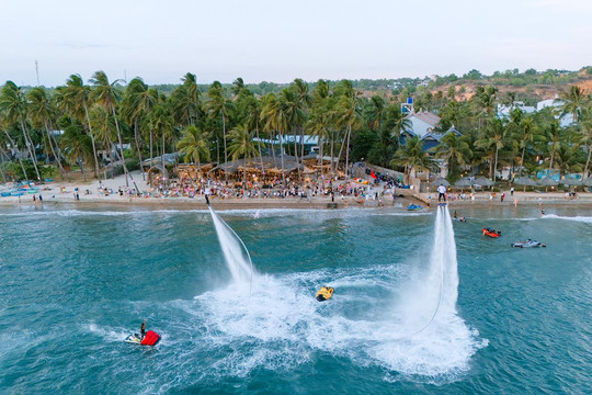 Flyboarding Takes Flight Over Lam Dong’s Blue Coast