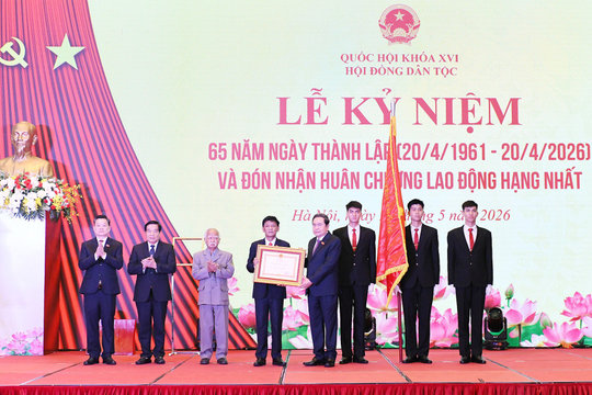 Bảo đảm chính sách dân tộc được thể hiện đầy đủ, thực chất trong từng dự án luật, nghị quyết
