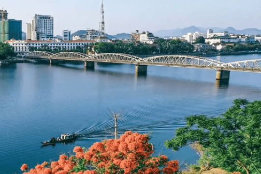 TP. Huế cấm xe qua cầu Trường Tiền vào ban đêm trong 150 ngày từ tháng 6
