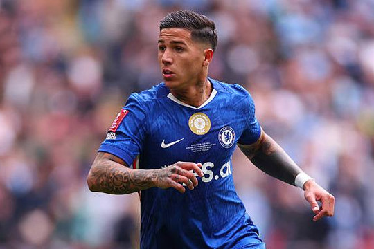 Chelsea biến động: Enzo Fernandez đòi rời đi, Xabi Alonso muốn chiêu mộ Florian Wirtz