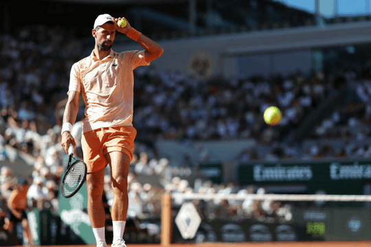 Novak Djokovic phá kỷ lục Federer tại Roland Garros: Đằng sau cột mốc lịch sử là "báo động đỏ"