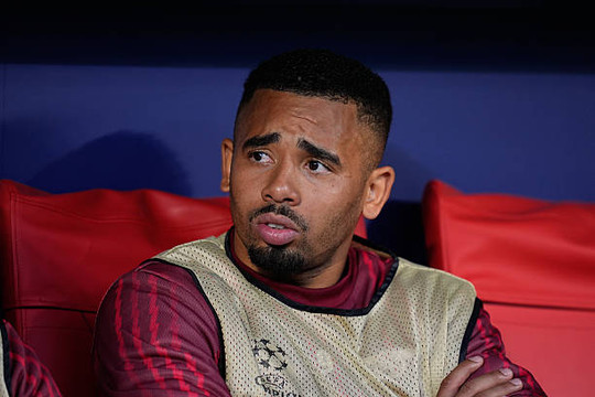 Arsenal định giá bán Gabriel Jesus, Manchester City nhắm Elliot Anderson cho kỷ nguyên mới