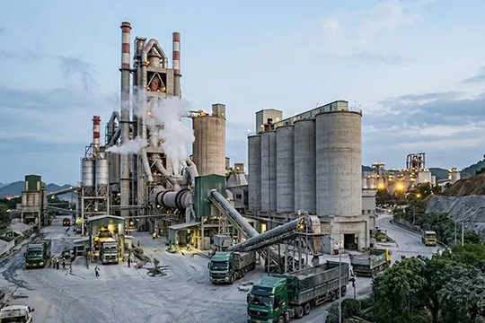 Tro, xỉ sau sản xuất được chuyển giao trực tiếp cho đơn vị nào?