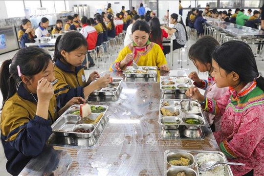 Chính sách hỗ trợ tiền ăn, gạo, đồ dùng cá nhân cho học sinh trường phổ thông nội trú