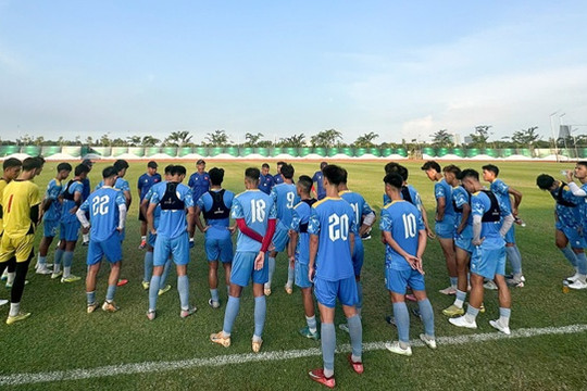 U19 Việt Nam rèn quân dưới nắng nóng 32 độ tại Indonesia