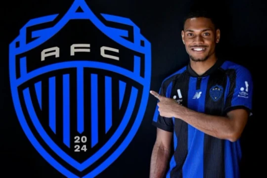 Hà Nội FC tiến gần thỏa thuận chiêu mộ trung vệ Daniel Hall từ giải Vô địch Australia