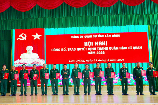 Thăng quân hàm 89 quân nhân lực lượng vũ trang Lâm Đồng