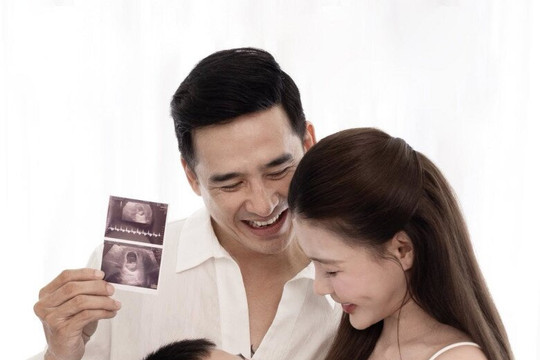 Thúy Diễm mang thai lần 2: Phản ứng bất ngờ của quý tử Bảo Bảo khi sắp có em