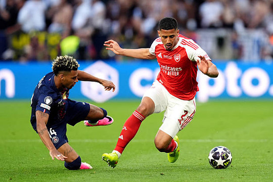 Chiến thuật 24% kiểm soát bóng: Arsenal bóp nghẹt PSG trước khi gục ngã tại chung kết