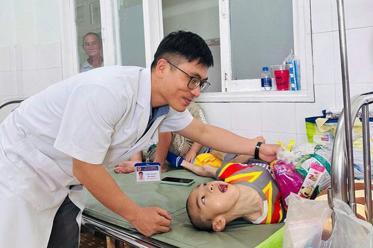 Ấm áp Ngày Quốc tế Thiếu nhi cho trẻ em có hoàn cảnh đặc biệt ở La Gi