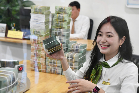 Lãi suất ngân hàng hôm nay 2/6/2026: Nhóm Big4 niêm yết cao nhất 7,4% mỗi năm