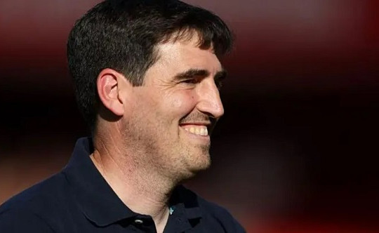 Andoni Iraola mang hệ thống pressing nghẹt thở đến Anfield: Ứng viên số 1 của Liverpool