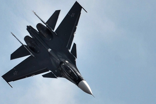 Tiêm kích Su-30SM của Armenia tích hợp bom lượn Yasin do Iran sản xuất