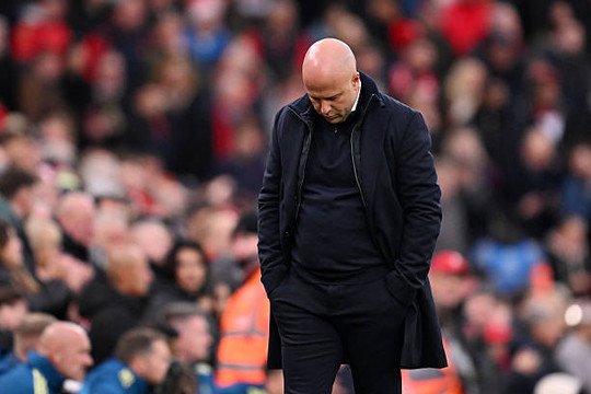 Liverpool sa thải Arne Slot: Sự sụp đổ từ những thống kê tồi tệ nhất thập kỷ