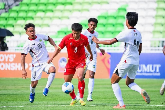 Hoàng Công Hậu lập hat-trick, U19 Việt Nam thắng Timor Leste 3-0