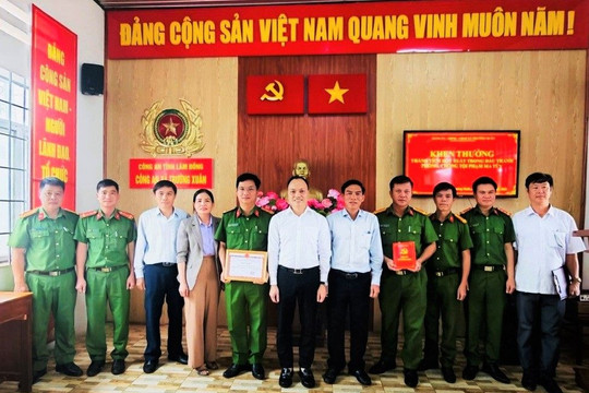 Khen thưởng đột xuất Dubai88bet Mã Giới Thiệu DubaiPalace Tặng 100K xã Trường Xuân
