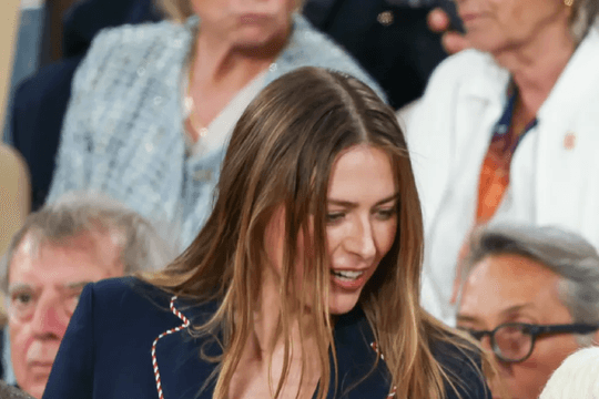 Maria Sharapova cùng David Beckham gây sốt trên khán đài Roland Garros 2026
