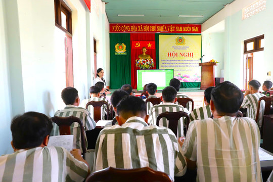 Hướng nghiệp để mở lối hoàn lương cho phạm nhân